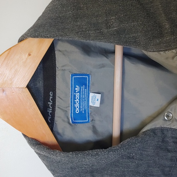 Adidas light weight jacket - Picture 2 of 4